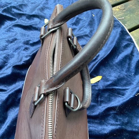 Alma LV Slightly Used Epi - Picture 1 of 5